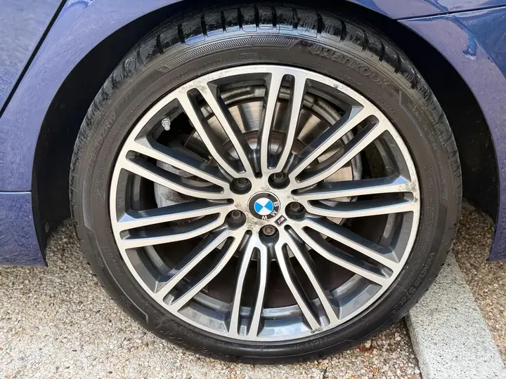 BMW 5 Series 2018 photo 5