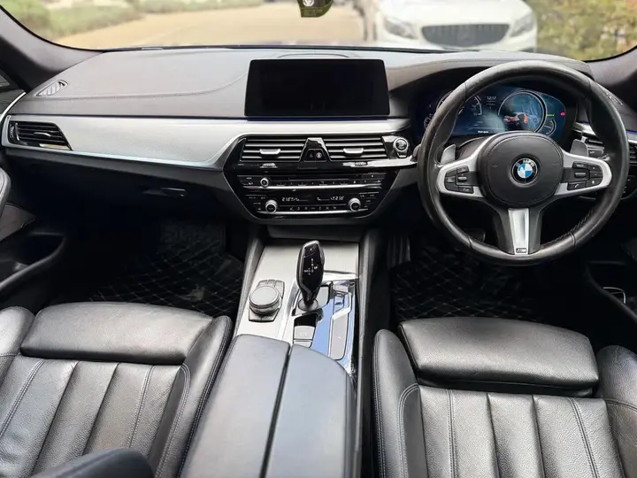 BMW 5 Series 2018 photo 3