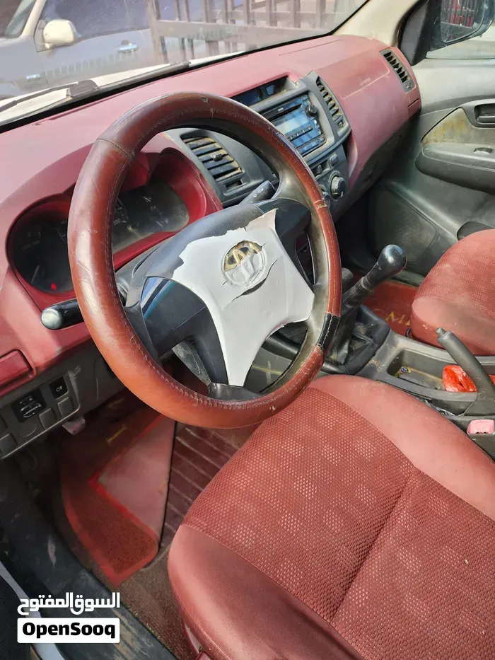 Toyota Hilux 2012 photo 3
