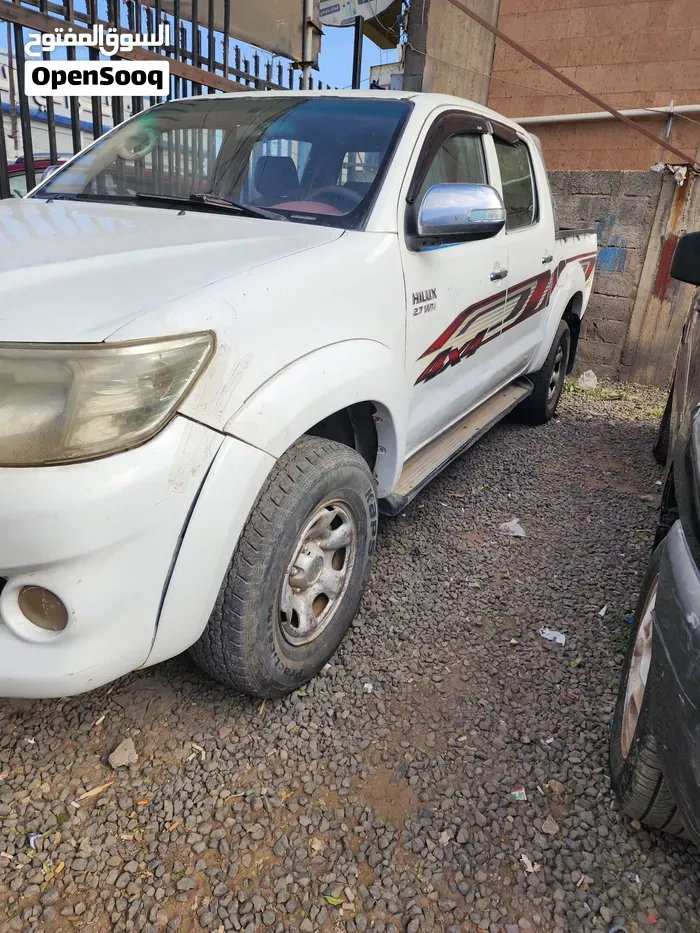 Toyota Hilux 2012 photo 2