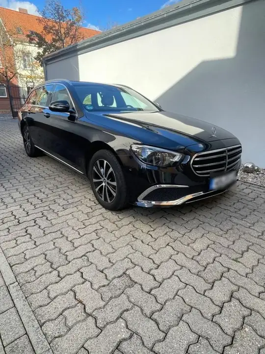 Mercedes-Benz E 220 D