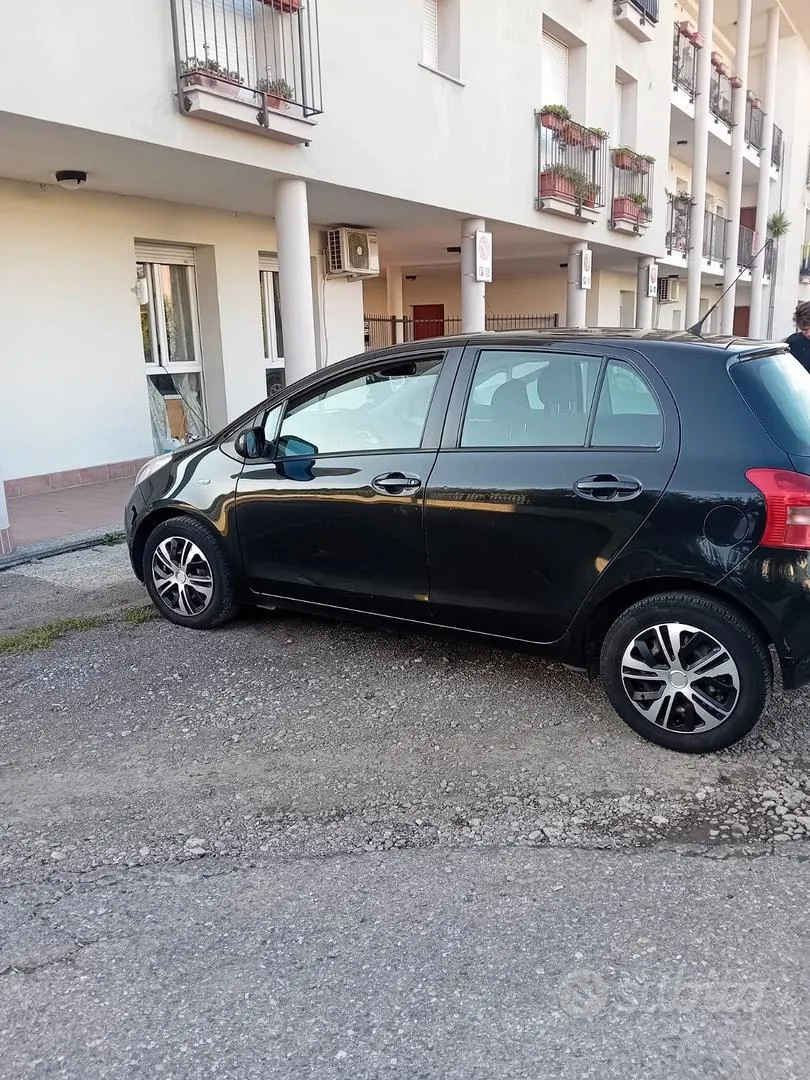 Toyota Yaris 2006 photo 4