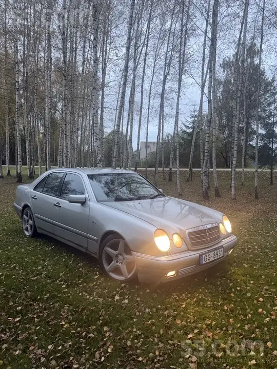 Mercedes-Benz E200 1999 photo 5