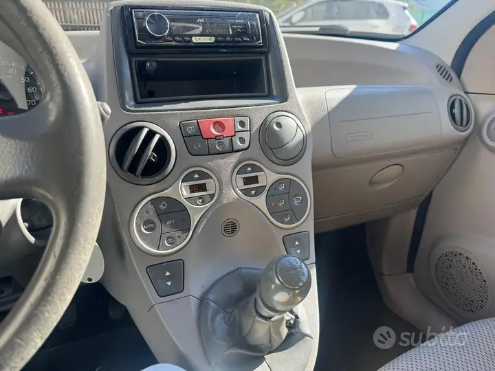 Fiat Panda 2005 photo 2