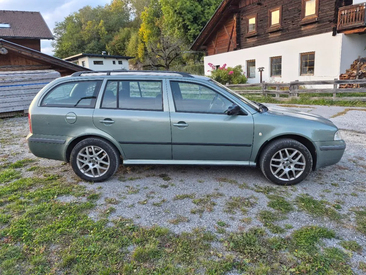 Skoda Octavia 2003 photo 3