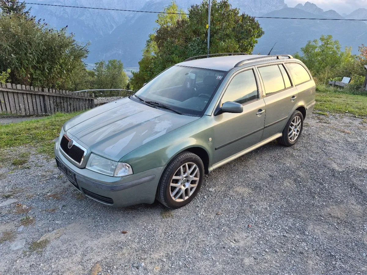 Skoda Octavia 2003 photo 2