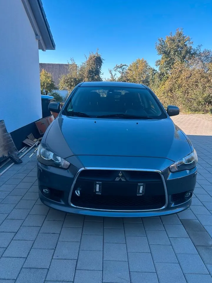 Mitsubishi Lancer