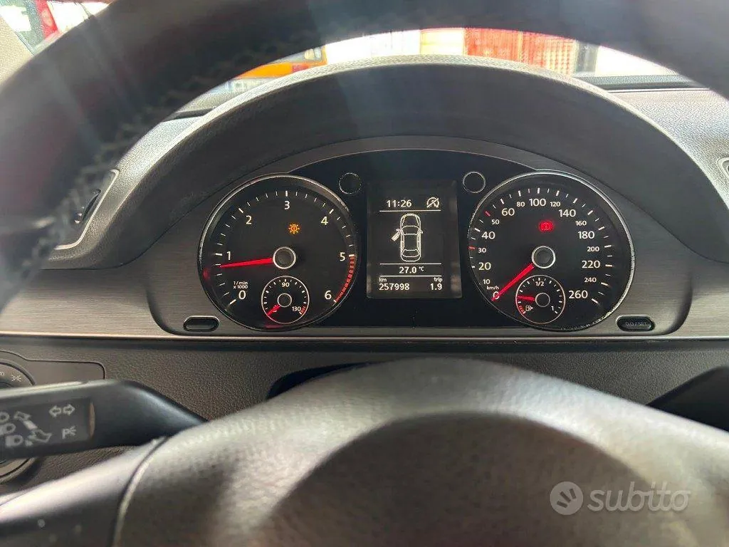 Volkswagen Passat 2011 photo 5
