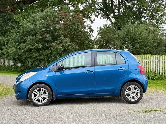 Toyota Yaris 2007 photo 2