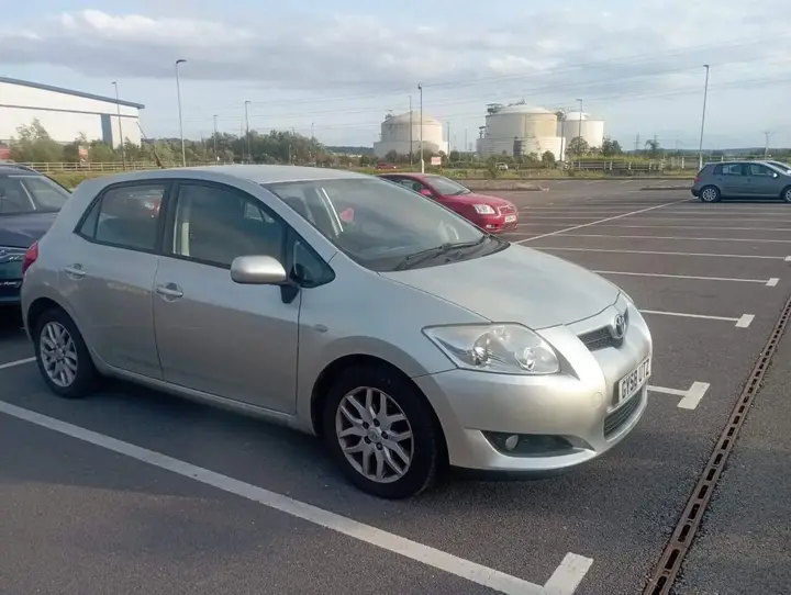 Toyota Auris 2008 photo 2