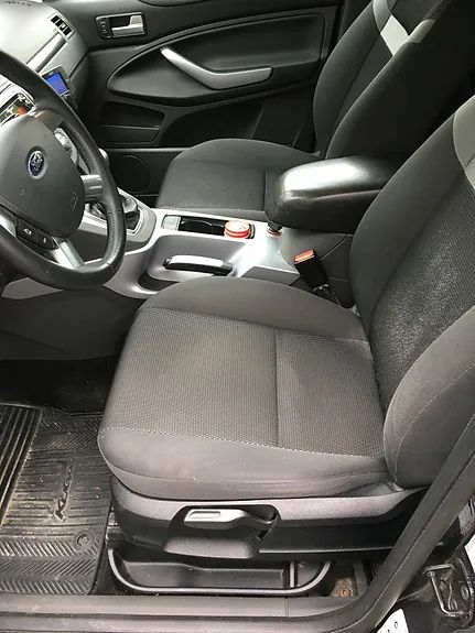 Ford Kuga 2010 photo 3
