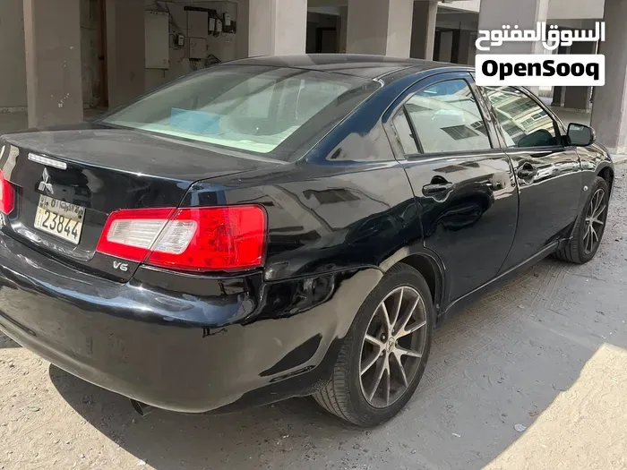 Mitsubishi Galant 2010 photo 2