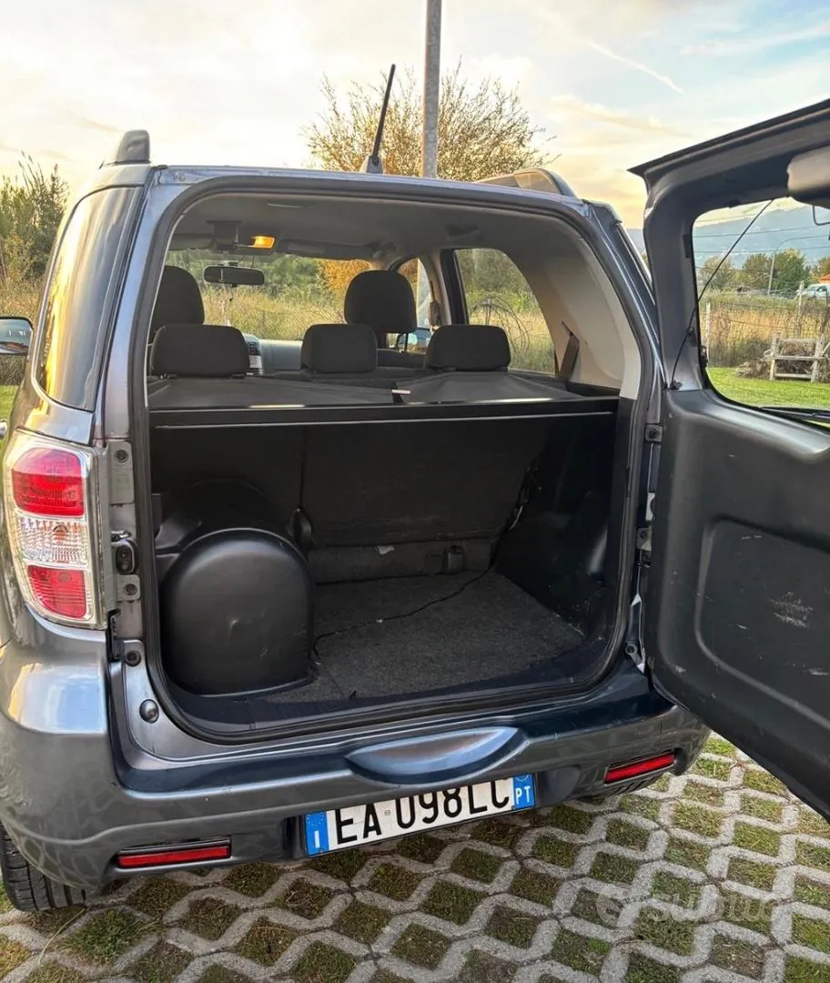 Daihatsu Terios 2011 photo 4