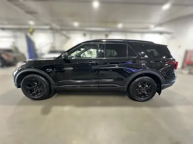 Ford Explorer 2022 photo 2