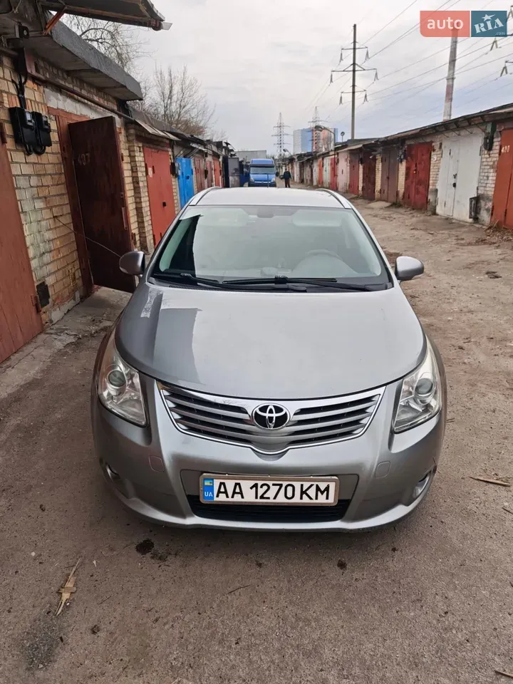 Toyota Avensis 2011 photo 2
