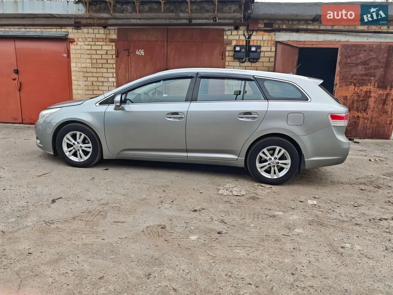 Toyota Avensis 2011 photo 4