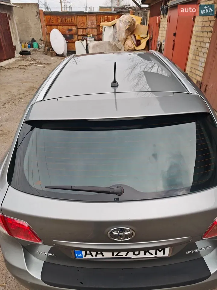 Toyota Avensis 2011 photo 5