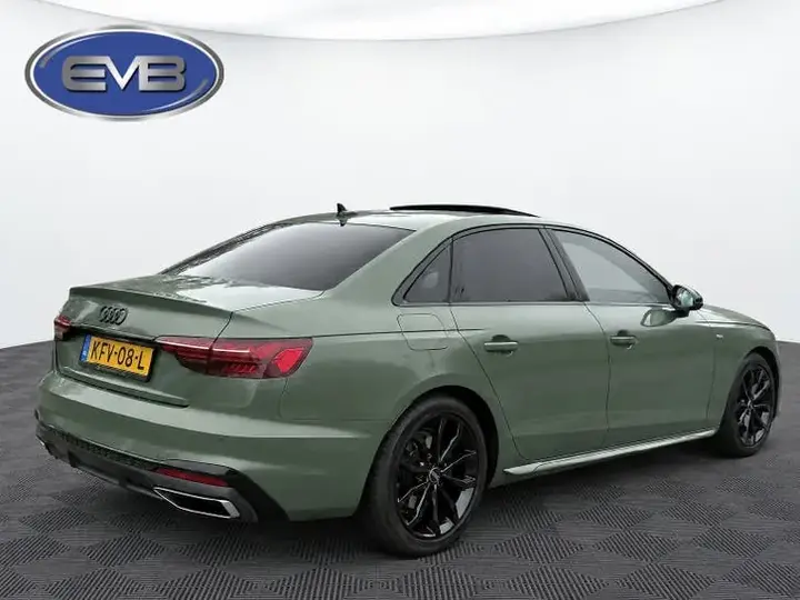 Audi A4 2023 photo 3