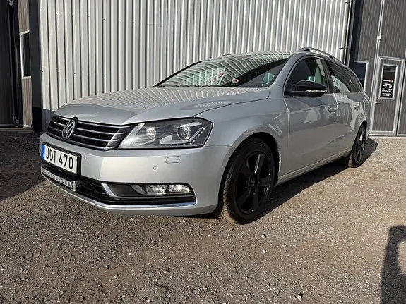 Volkswagen Passat 2011 photo 2