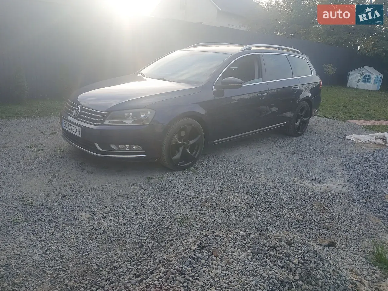 Volkswagen Passat 2011 photo 2