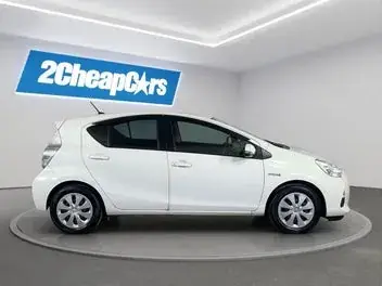 Toyota Aqua 2014 photo 5