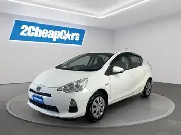 Toyota Aqua 2014 photo 2