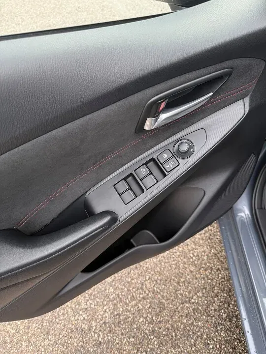 Mazda Mazda2 2024 photo 3