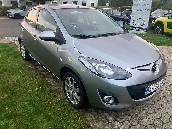 Mazda 2 2012 photo 5