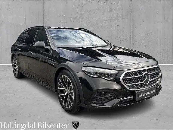 Mercedes-Benz 300 D 2026 photo 3