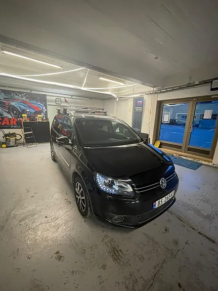 Volkswagen Touran 2011 photo 4