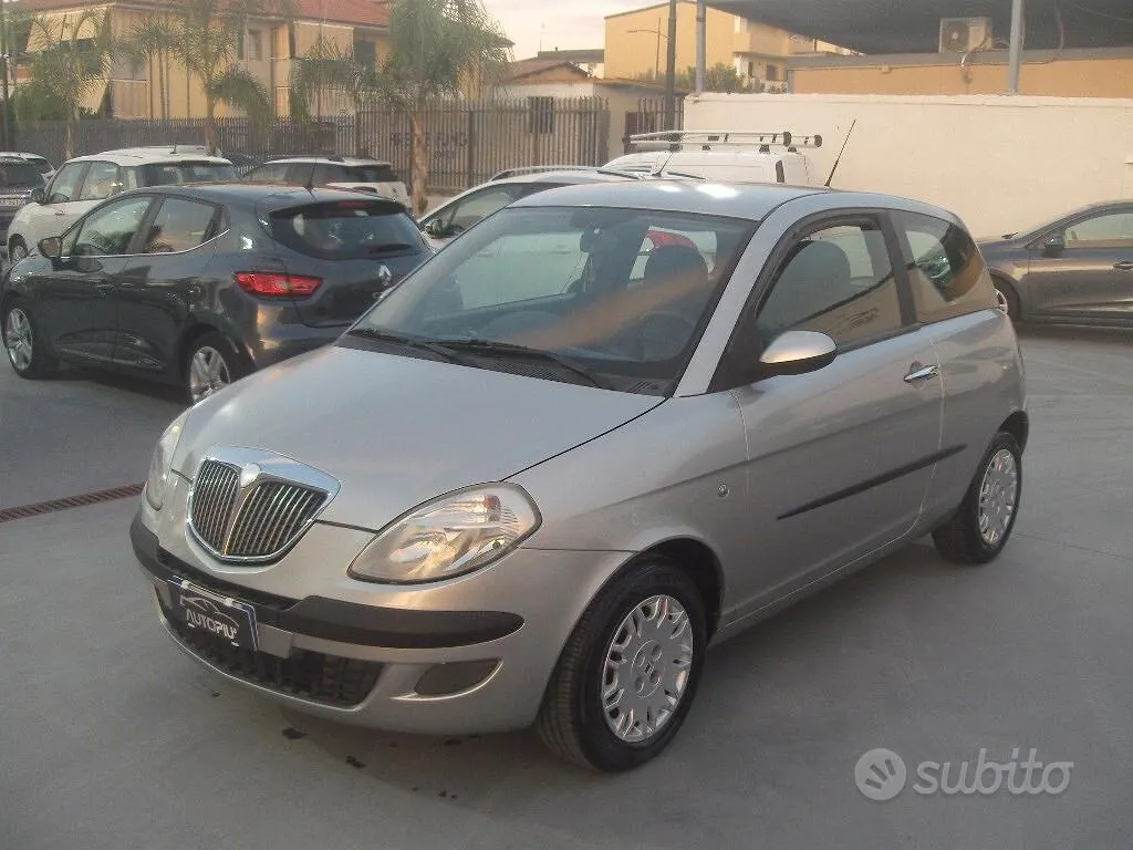 Lancia Ypsilon