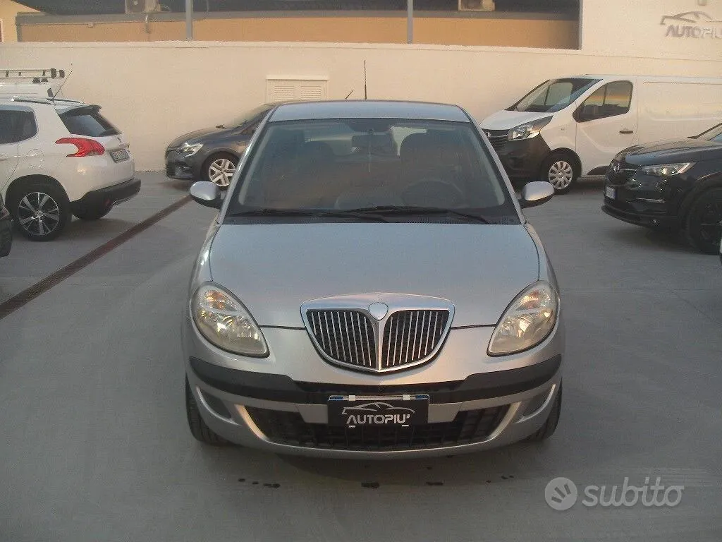 Lancia Ypsilon 2005 photo 2