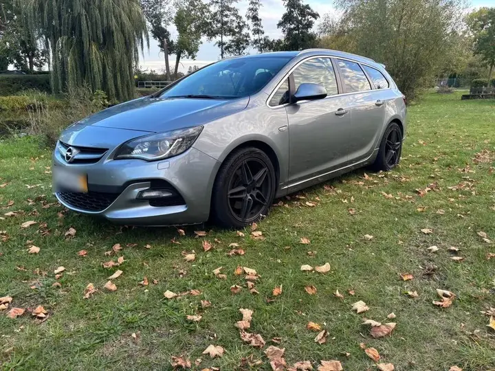 Opel Astra J