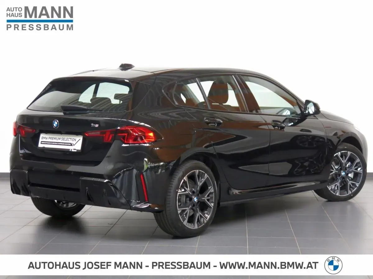 BMW 1 Series 2026 photo 2