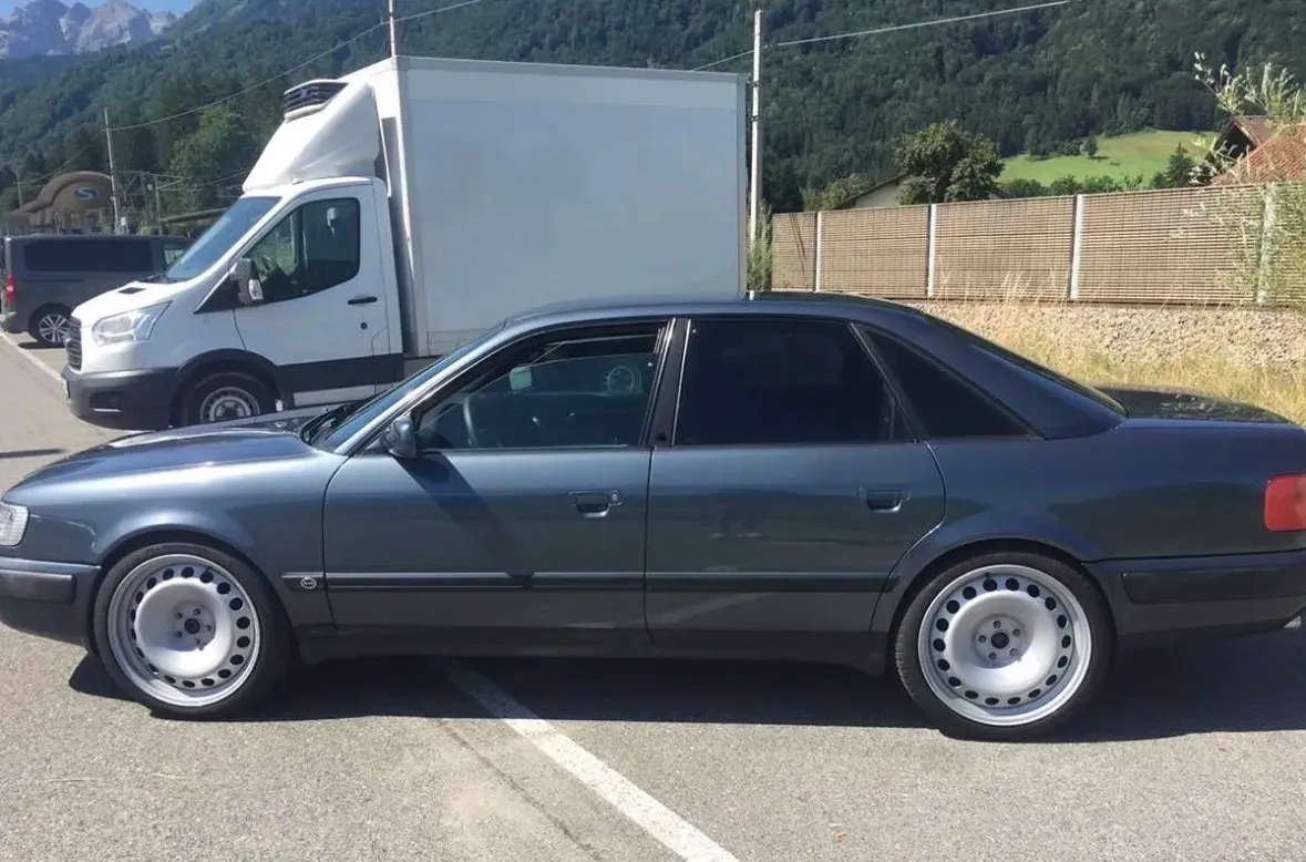 Audi 100