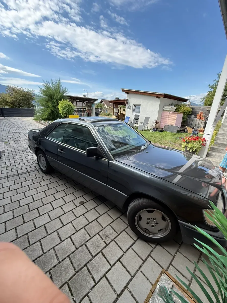 Mercedes-Benz Coupe 1988 photo 2