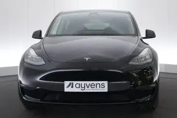 Tesla Model Y 2023 photo 2
