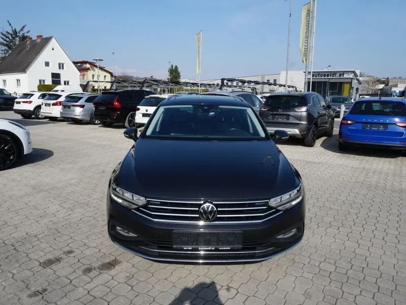 Volkswagen Passat 2023 photo 2