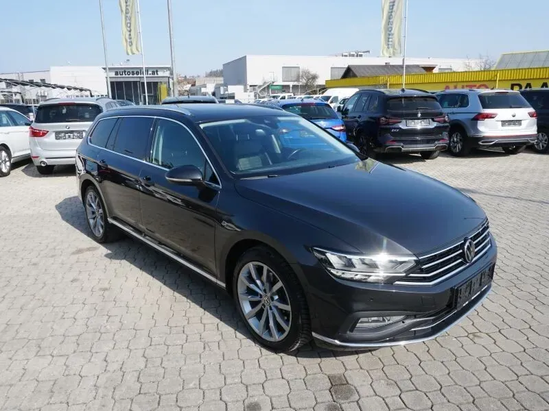 Volkswagen Passat 2023 photo 3