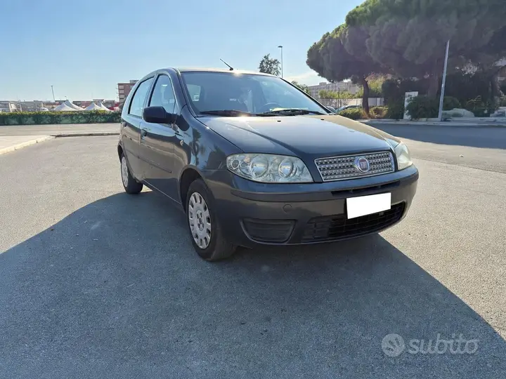 Fiat Punto 2010 photo 2