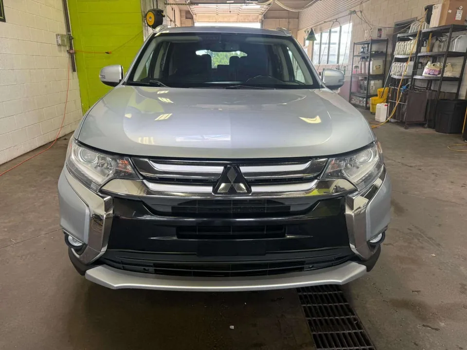 Mitsubishi Outlander 2016 photo 2