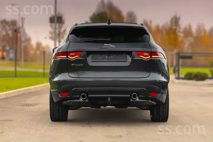 Jaguar F-Pace 2017 photo 4