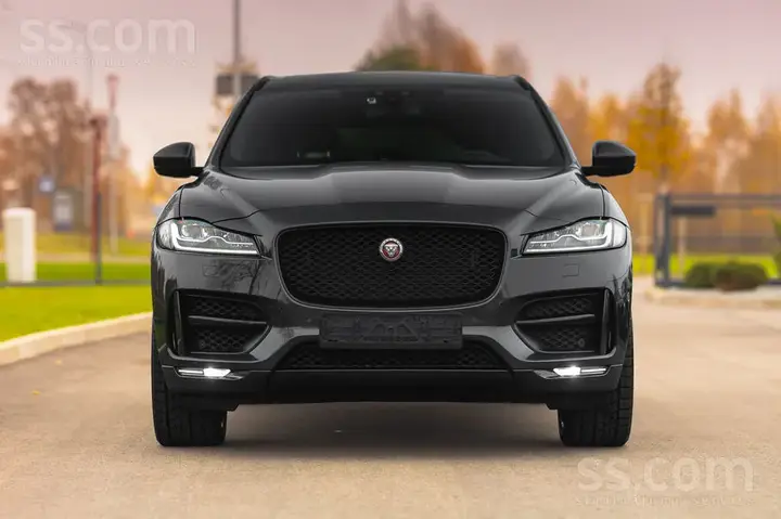 Jaguar F-Pace 2017 photo 3