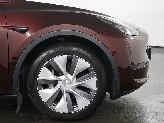 Tesla Model Y 2024 photo 2