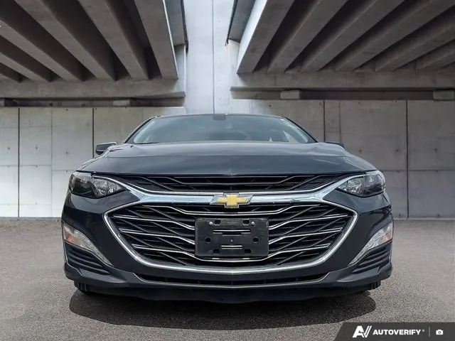 Chevrolet Malibu 2021 photo 2