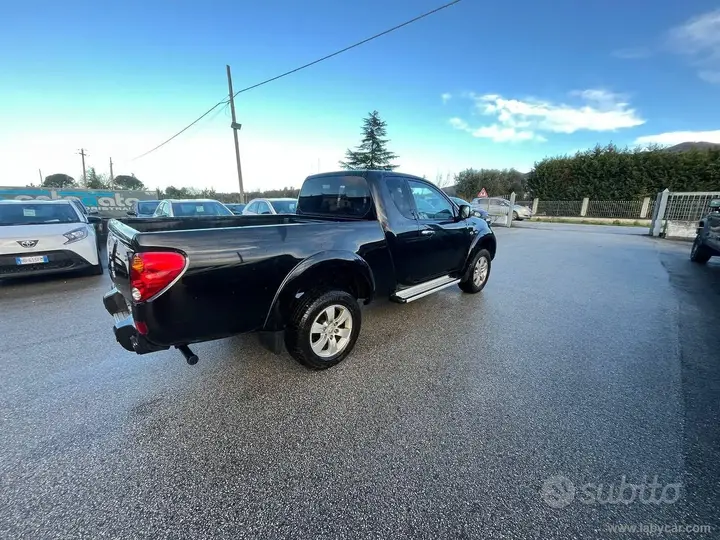 Mitsubishi L200 2013 photo 4