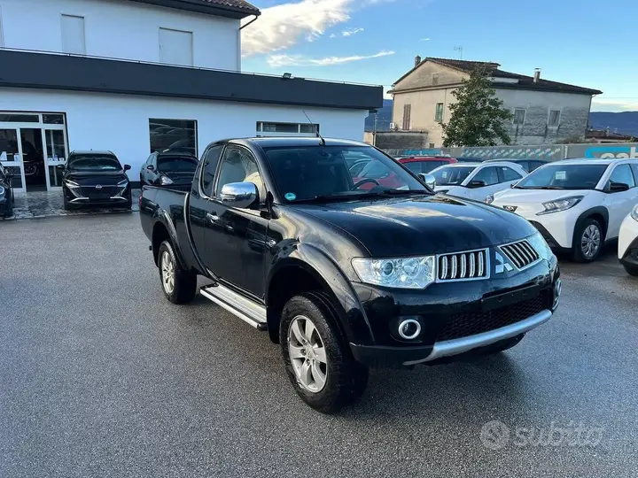 Mitsubishi L200 2013 photo 5