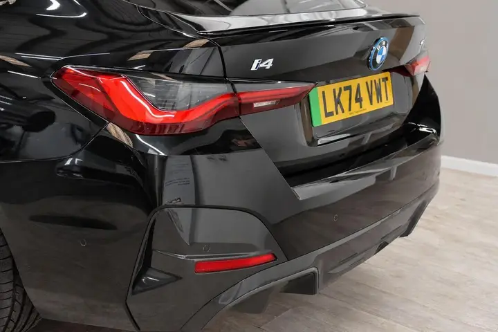 BMW I4 2024 photo 5