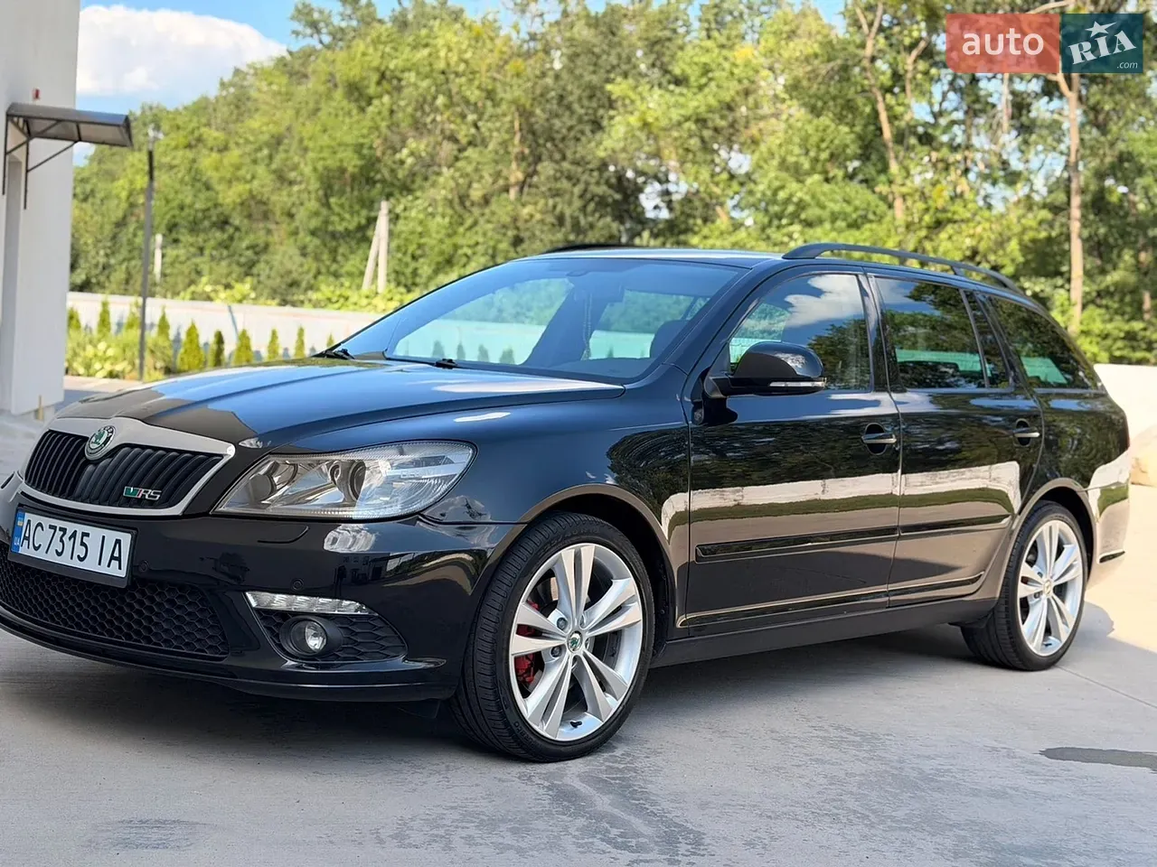 Skoda Octavia 2011 photo 2