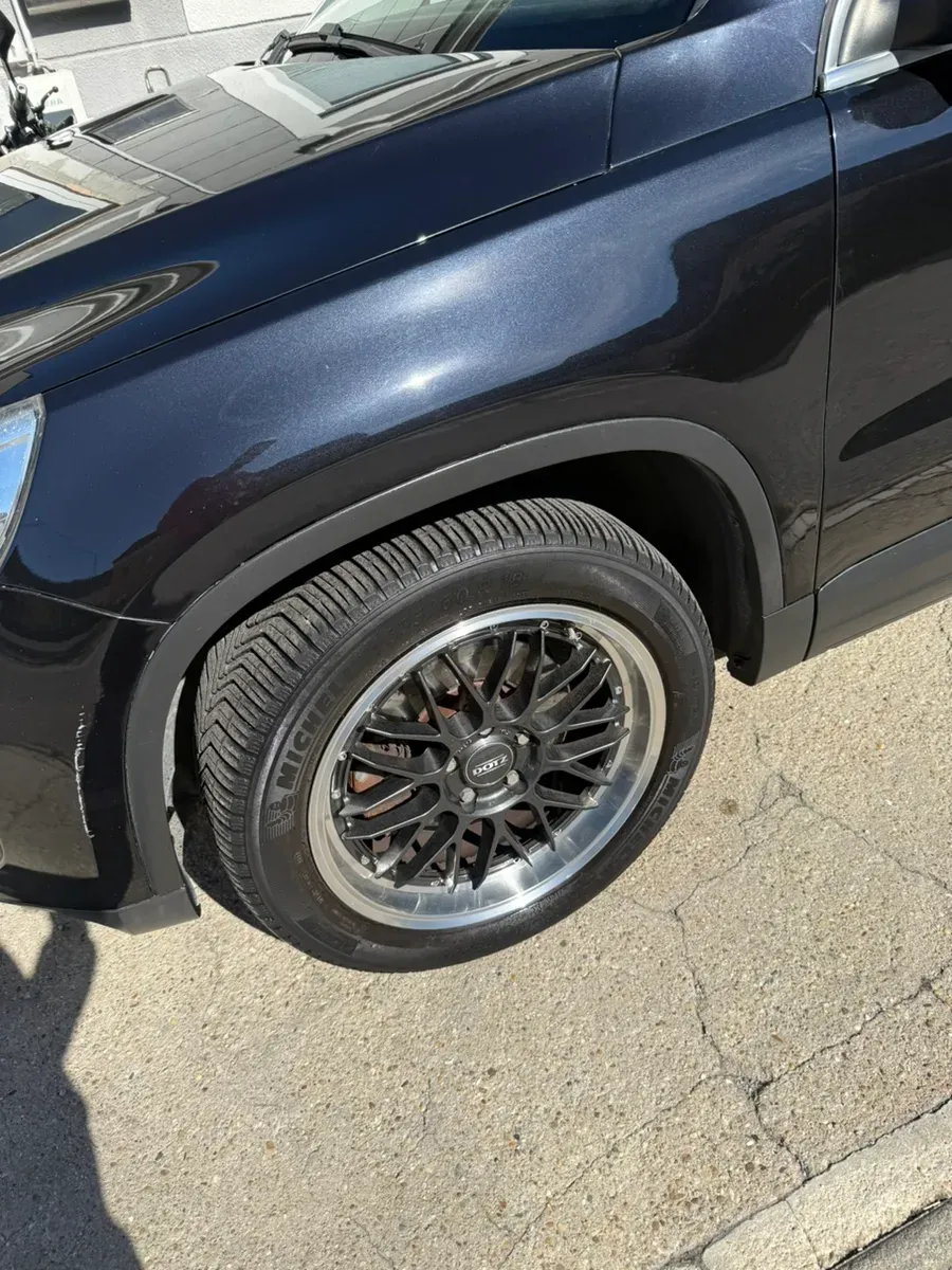 Volkswagen Tiguan 2008 photo 3